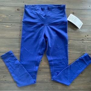 NWT Wunder Under Hi-Rise. Size 8.